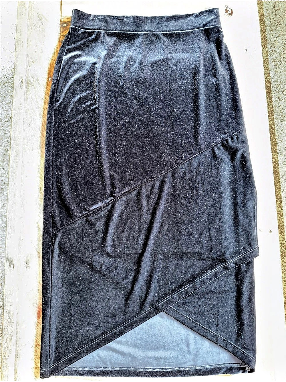 Chico's Travelers Velvet Tulip Hem Skirt